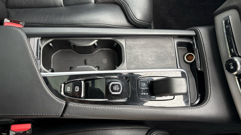 Volvo XC90 2.0 B5D [235] Plus Dark 5dr AWD Geartronic Diesel Estate